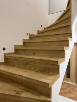  Bukoma schody s nosem z podlahy zakaznika